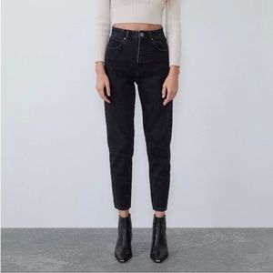Zara | High Waist Black Crop-Leg Mom Jeans | Size 4